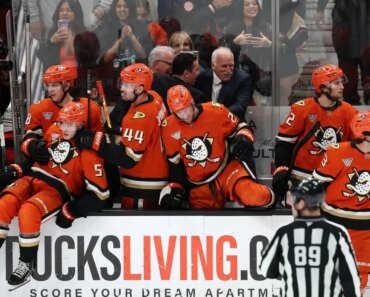 At home, the indomitable Ducks continue their playoff chase against the Jets. At home, the indomitable Ducks continue their playoff chase against the Jets.