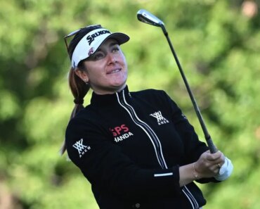 Australians Hannah Green and Minjee are leading in Singapore.