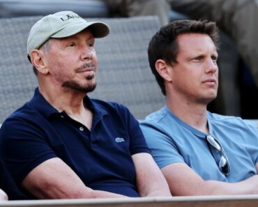 Democratic lawmakers push Paramount’s potential takeover of Warner Bros. Discovery Democratic lawmakers push Paramount’s potential takeover of Warner Bros. Discovery