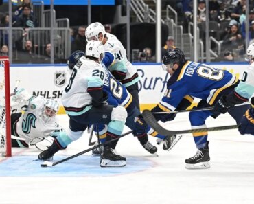 Dylan Holloway returns with a hat-trick as Blues beat the Kraken. Dylan Holloway returns with a hat-trick as Blues beat the Kraken.