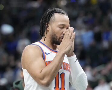 Jalen Brunson exploded early as the Knicks pounded the Bucks. Jalen Brunson exploded early as the Knicks pounded the Bucks.