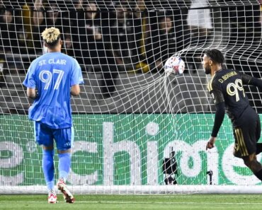 Sharp-looking Los Angeles FC takes over revamped Dynamo Sharp-looking Los Angeles FC takes over revamped Dynamo