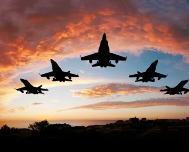 2 Good growth stocks to buy now and hold for the long term