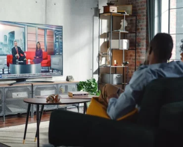 2 Reasons to Buy Netflix Stock After Its Failed Blockbuster Acquisition