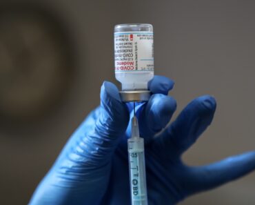 A single injection of mRNA-like treatment can help the heart muscle to heal after a heart attack in mice and pigs. Can it work on humans too? A single injection of mRNA-like treatment can help the heart muscle to heal after a heart attack in mice and pigs. Can it work on humans too?