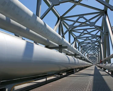 AECOM (ACM) falls despite earnings beat on equity