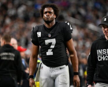 AP Source: Jets acquire QB Geno Smith from Raiders
