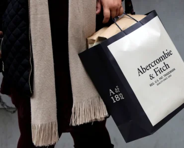 Abercrombie & Fitch stocks sink despite earnings beat, CrowdStrike CEO calls ‘best year ever’ Abercrombie & Fitch stocks sink despite earnings beat, CrowdStrike CEO calls ‘best year ever’