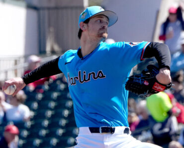 Adam Mazur to see a specialist for elbow discomfort