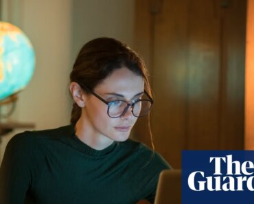 After-hours work emails should mean Australians have a four-day work week, union tells government | Industrial relations