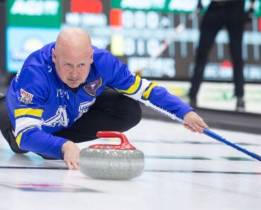 Alberta’s Koe joins playoff team and Manitoba’s Calvert keeps race interesting at Brier.