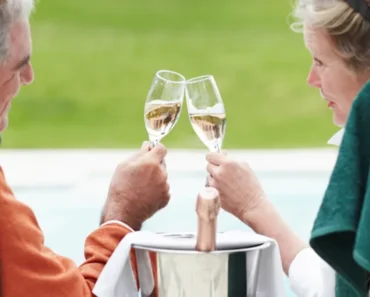 American retirees are trading the 4% rule for a ‘bucket strategy’. Should you be doing the same to protect your pension?