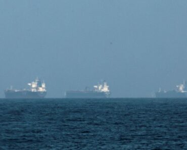 Analysis – Oil derivatives signal traders see Middle East shock as short-lived Analysis – Oil derivatives signal traders see Middle East shock as short-lived