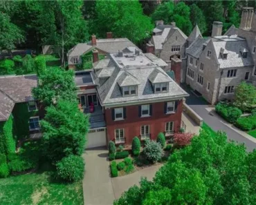 Analyst wary of Zillow ( Z ) ahead of Google Notebook LM partnership Analyst wary of Zillow ( Z ) ahead of Google Notebook LM partnership