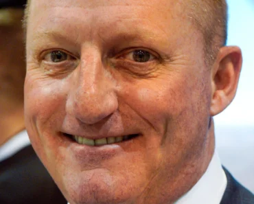 Berkshire Hathaway resumes buybacks and CEO backs Kraft’s decision to halt distribution