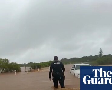 Bundaberg residents asked to evacuate immediately as parts of Queensland brace for major flooding | Weather in Australia