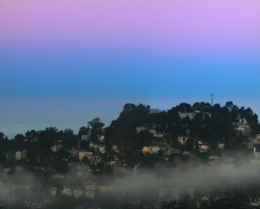 Can you see the shadow of the earth? Can you see the shadow of the earth?