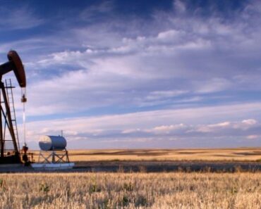 Canadian heavy crude oil tightens as threat from Hormuz ripples through global markets