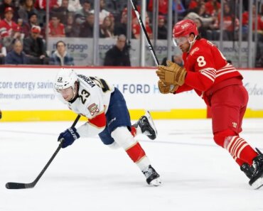 Carter Verhaeghe led the Panthers to a comeback win over the Wings.