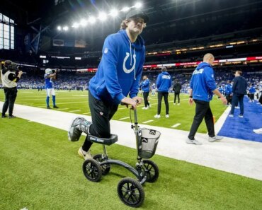 Colts tag tango at deadline, QB Daniel Jones