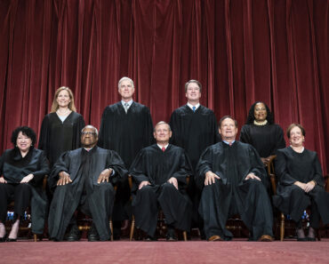 Confidence in the Supreme Court falls to an all-time low
