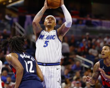 Confident Magic Experiments with Bucks Tangle in Milwaukee