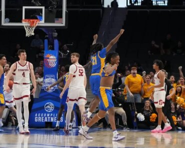 Damarco Minor and Pitt surprised Stanford with a last-minute counterattack.