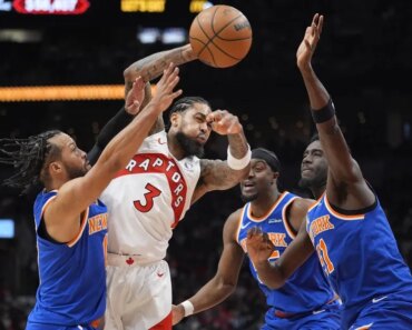 Defensive Knicks, 12th straight win over Raptors