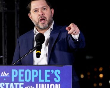 Democrats have demanded that Russia withdraw oil sales to India