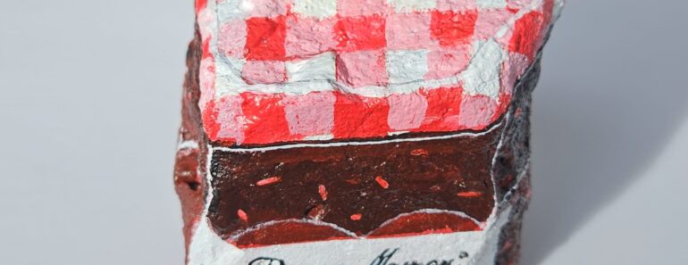 Elizabeth Saloka’s Vibrant Painted Rocks Take on the Personalities of Snacks and Pop Culture Icons — Colossal