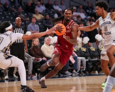 Florida State continues its hot streak with an outright win over Georgia Tech.