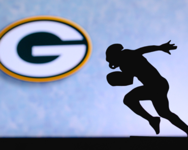 Former Packers president and team Hall of Famer Bob Harlan has died at age 89.