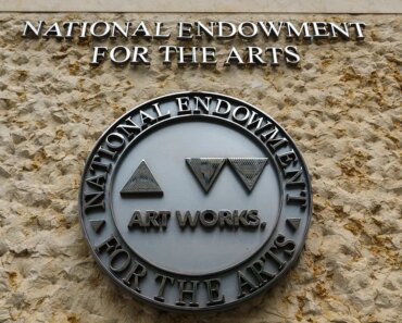 Founder of art school to receive $2M NEH grant: Artists are ‘wise’ to ‘depoliticize’