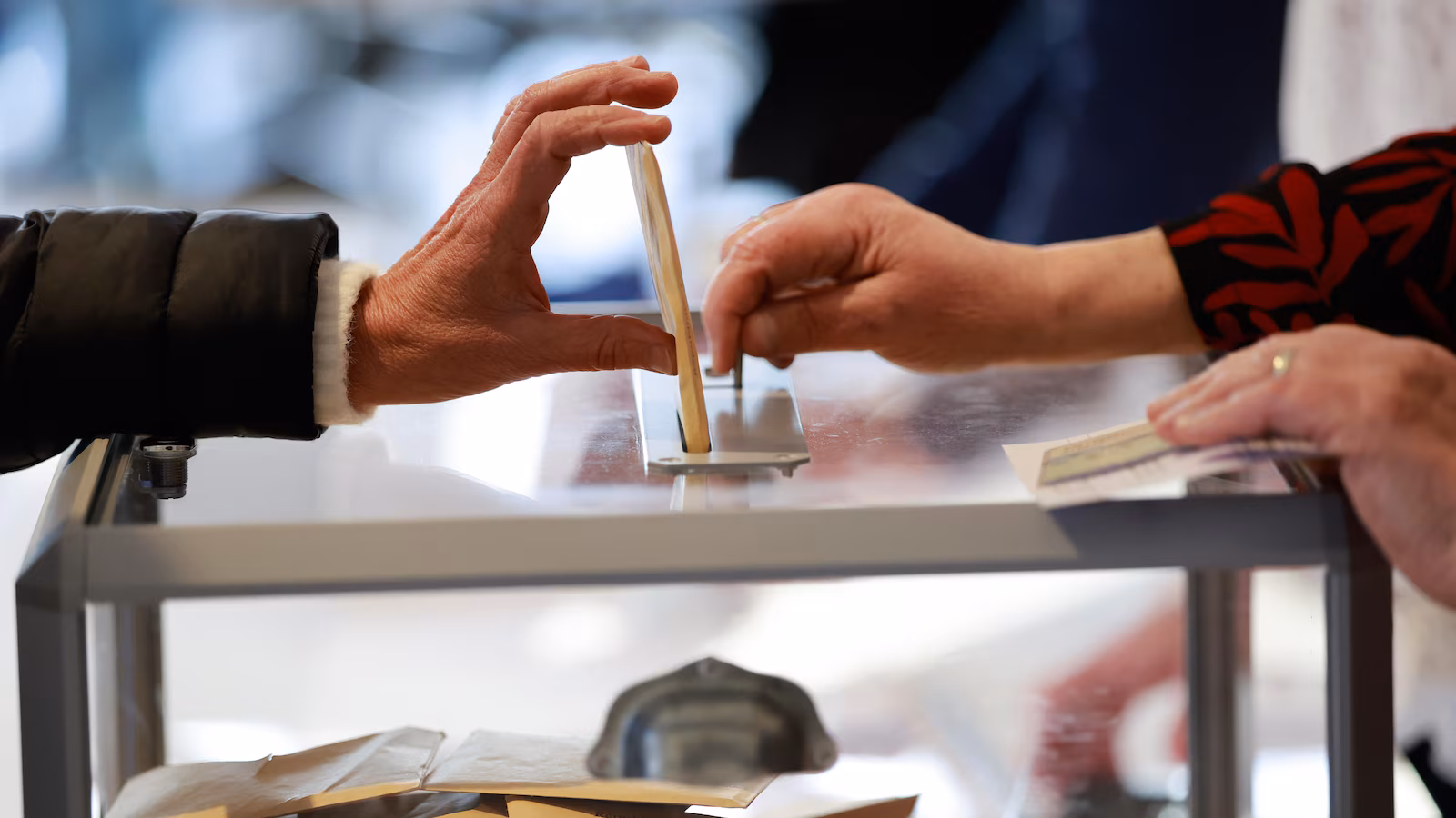 France’s far-right gains in first round of municipal elections