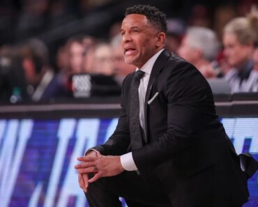 Georgia Tech fires Damon Stoudemire after 11-20 season