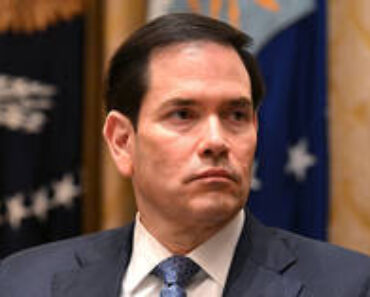 German media tycoon to buy conservative UK newspaper – RT World News