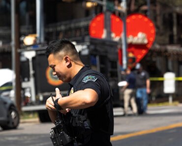 Gunman kills two people in shooting at Texas bar; FBI investigates link to “terrorism” | News about gun violence Gunman kills two people in shooting at Texas bar; FBI investigates link to “terrorism” | News about gun violence