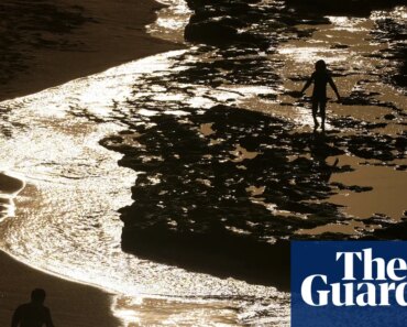 Hawaii prepares for a powerful Kona storm that will bring heavy rain and winds | Hawaii