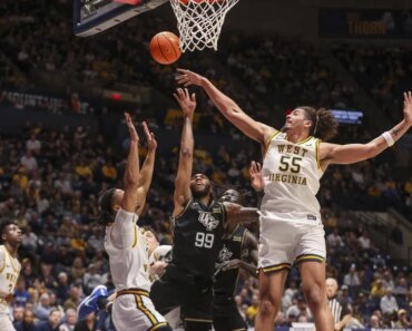 Honor Huff makes senior night appearance as West Virginia blows past UCF