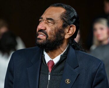 Incumbents under pressure as House members face restless primary voters Incumbents under pressure as House members face restless primary voters