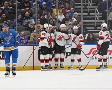 Jacob Markstrom Helps Devils Stymie Blues