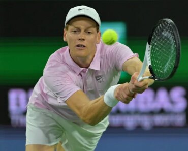 Jannik Sinner began his Indian Wells campaign with an easy win.