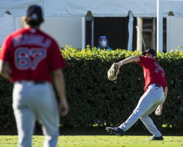 Jay Groom, suspended for gambling, signs with surprising team