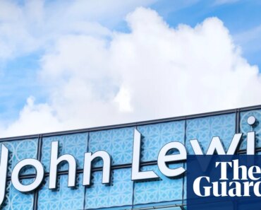 John Lewis pays first annual bonus to staff in four years as profits rise | Juan Luis