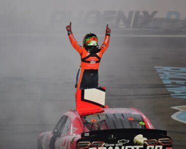 Justin Allgaier passes and wins OAP Phoenix race over Jesse Love