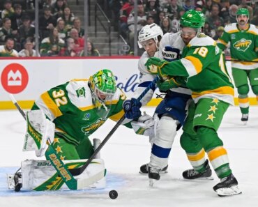 Kirill Kaprizov set the all-time wild goal record in a win over the Lightning.