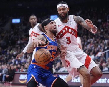 Knicks beat Raptors to extend series winning streak to 12