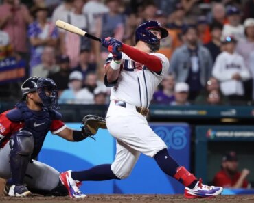Kyle Schwarber gives the U.S. a boost after beating England in the WBC Kyle Schwarber gives the U.S. a boost after beating England in the WBC