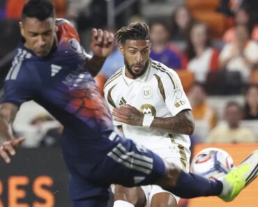 LAFC uses a red card, empty Dinamo 2-0
