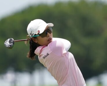 Lee Mi-hyang wins Blue Bayer LPGA title for the first time in 8 years Lee Mi-hyang wins Blue Bayer LPGA title for the first time in 8 years